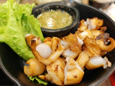 หนวดปลาหมึกย่าง