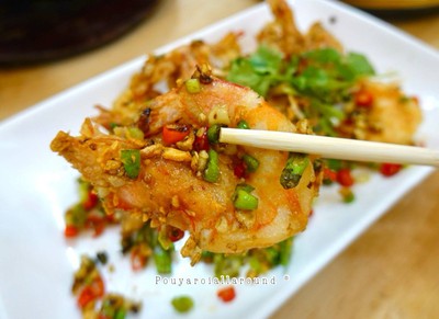 กุ้งขาวผัดกระเทียม