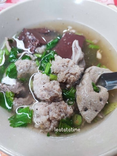 เกาเหลาเลือดหมู