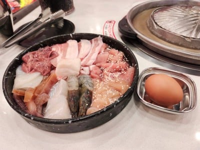 อาหาร หรือ เครื่องดื่ม