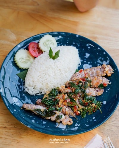 ข้าวกะเพรากั้ง