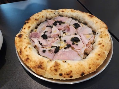 พิซซ่าแฮมทรัฟเฟิล