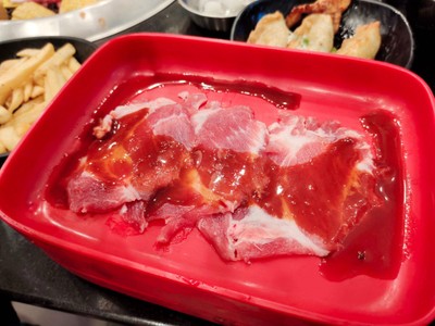 สันคอหมู เนื้อติดมัน หมูติดมัน สลัดซีฟู้ด สลัดมันฝรั่ง