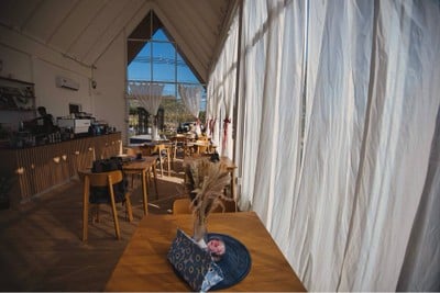 ภายในร้านโปร่ง