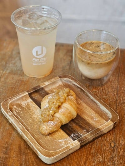 Pen Siri Coffee House