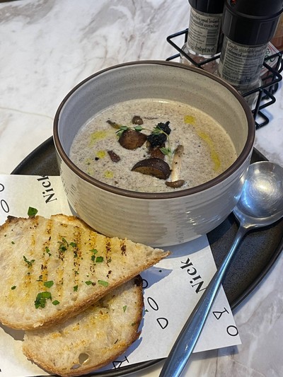 Mushroom & Truffle soup