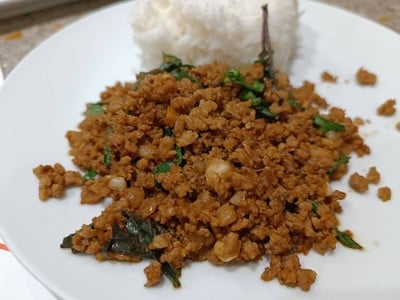ข้าวกะเพราหมูสับ (เด็ก)