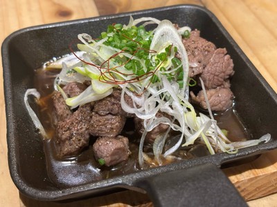 เนื้อไทยวากิวผัดต้นหอม