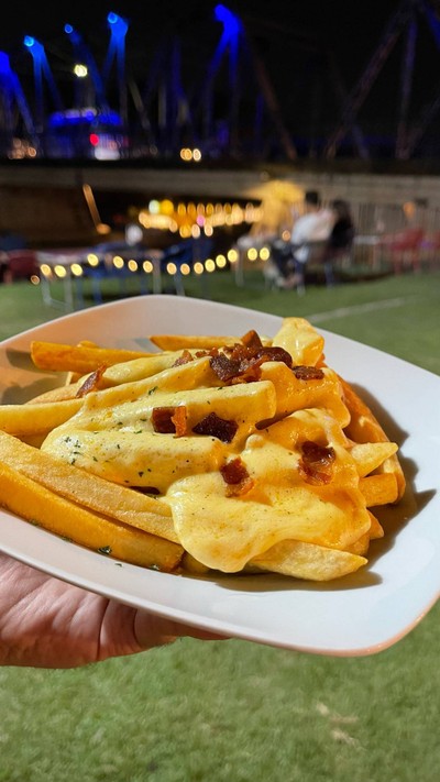 เฟรนช์ฟรายชีสเบคอน