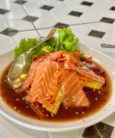 ยำปลาแซลมอน