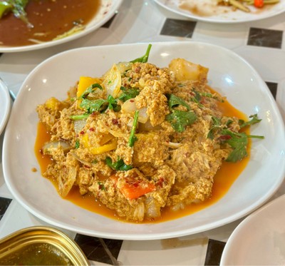 ปูผัดผงกะหรี่