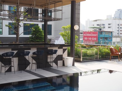 สระว่ายน้ำ/ชายหาด