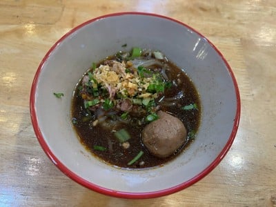 ก๋วยเตี๋ยวเรือวากิวโคขุน (เนื้อ)