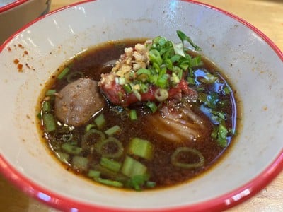 ก๋วยเตี๋ยวเรือเย็นตาโฟ (เนื้อ) ชามเล็ก