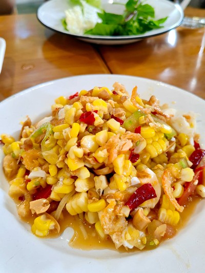 ตำข้าวโพดไข่เค็ม