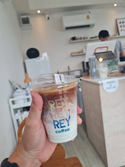 เมนูของร้าน REY Coffee พระราม 5