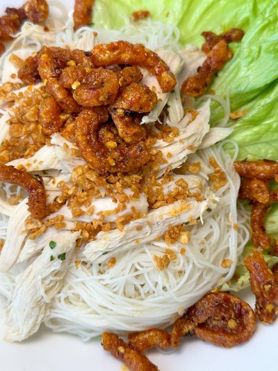 เส้นหมี่ไก่ฉีก