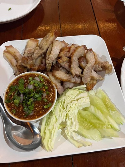 อาหาร หรือ เครื่องดื่ม