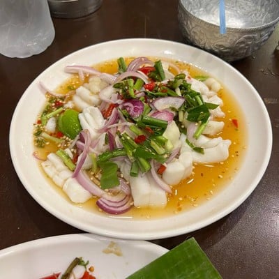 ยำไข่ปลาหมึก