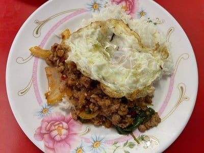 ข้าวราดพริกเผาหมูสับไข่ดาว