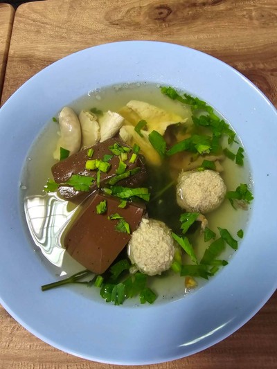 ต้มเลือดหมูใส่ทุกอย่าง