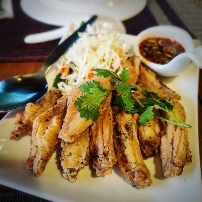 ปีกไก่ทอดมะแขว่น