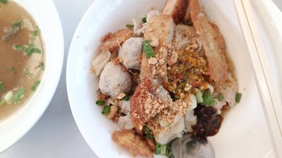 อาหาร หรือ เครื่องดื่ม