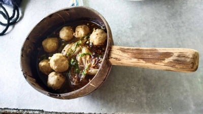 เส้นเล็กน้ำตกเนื้อ