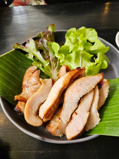 คอหมูย่าง