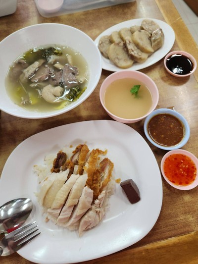 อาหาร หรือ เครื่องดื่ม