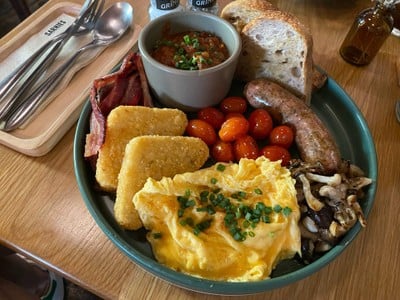 Sarnies Bangkok Charoen Krung 44