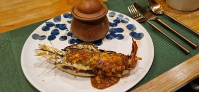 กุ้งราดซอสมัสยา  ข้าวหุงน้ำลอยดอกมะลิ