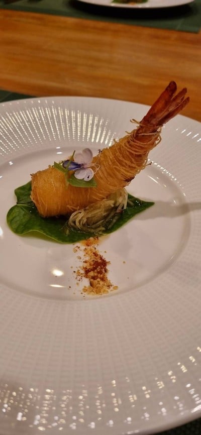 กุ้งโสร่ง ยำส้มกรอบ สไตล์ชาวชอง