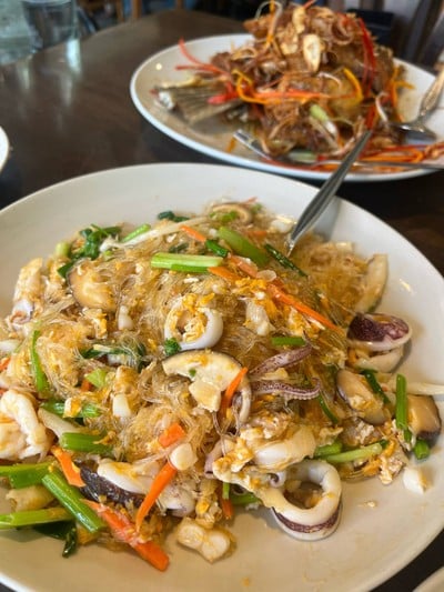 วุ้นเส้นผัดกระเทียมโทน