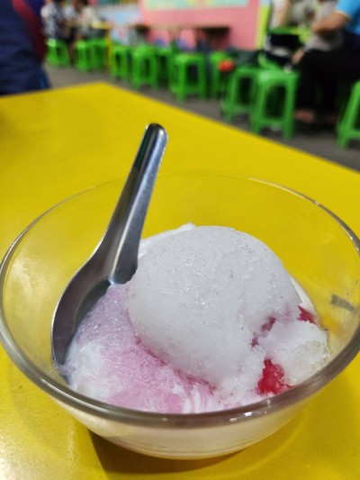 ทับทิมกรอบ มะพร้าวอ่อน ซาหริ่ม