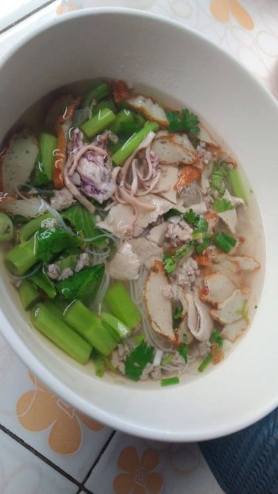 เส้นหมี่น้ำผักบุ้ง