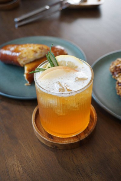 อาหาร หรือ เครื่องดื่ม