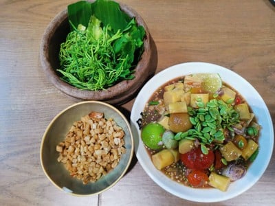 ตำหน่อไม้ทุบกะปิ