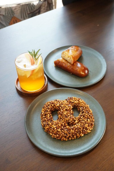 อาหาร หรือ เครื่องดื่ม