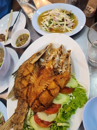 ปลากะพงทอดน้ำปลา