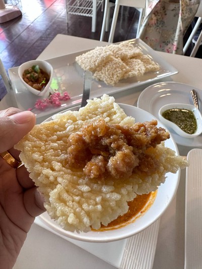 ข้าวตังเสวย