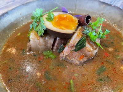 พะโล้ต้มแซ่บ