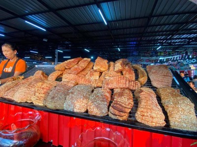 หมูกรอบ