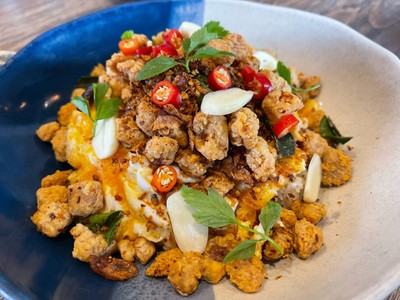 ข้าวไข่ขยี้หมูเต๋า