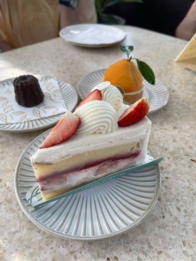 Little Hideout Patisserie ราชพฤกษ์