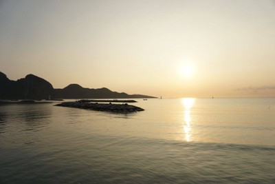 สระว่ายน้ำ/ชายหาด