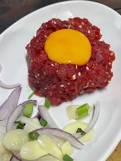 ยำเนื้อดิบ - ยูเกะ Yukke