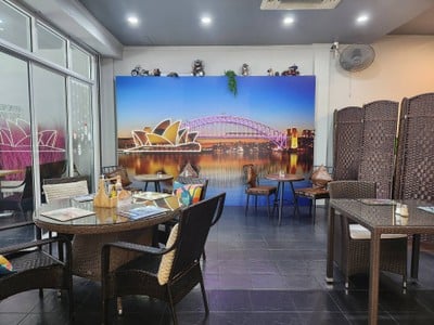 Tinnies Pies Jomtien beach