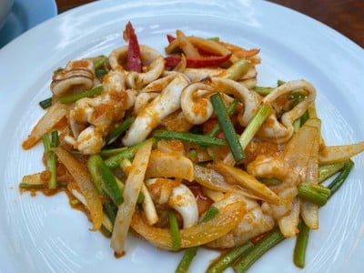 ปลาหมึกผัดไข่เค็ม