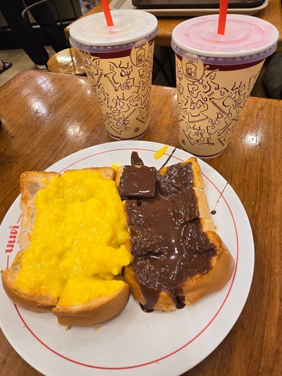 เมนูของร้าน มนต์นมสด เสาชิงช้า